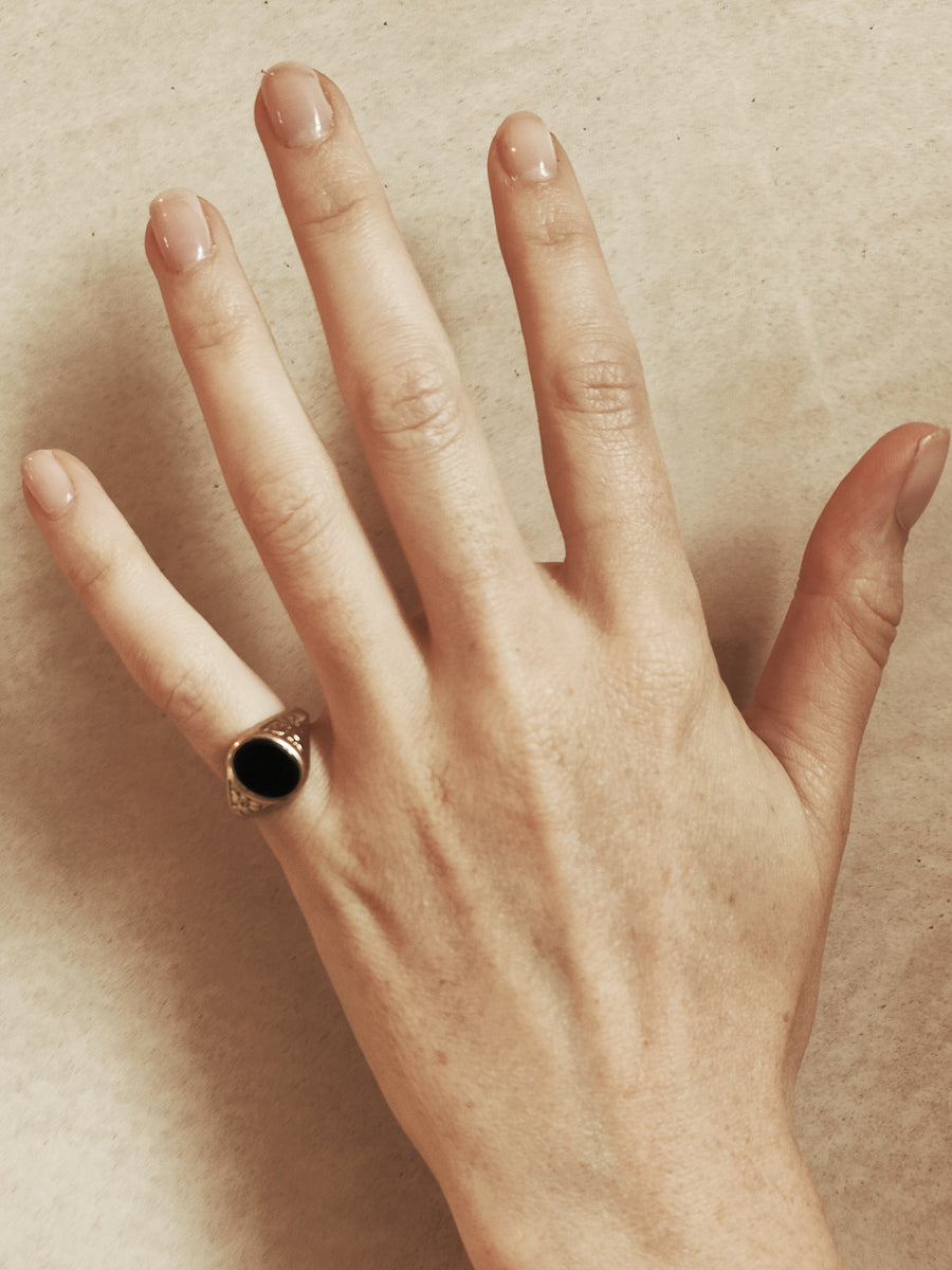 9ct Yellow Gold Onyx Signet Ring