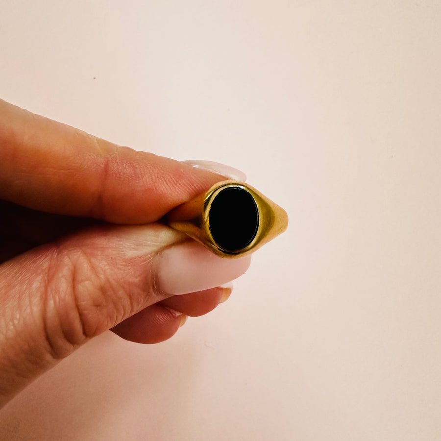 9ct Yellow Gold Onyx Signet Ring