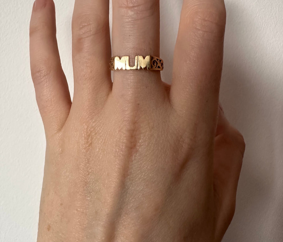 9ct Gold Mum Ring