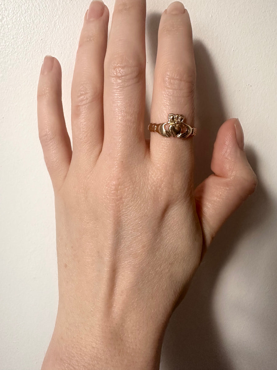 9ct Gold Claddagh Ring