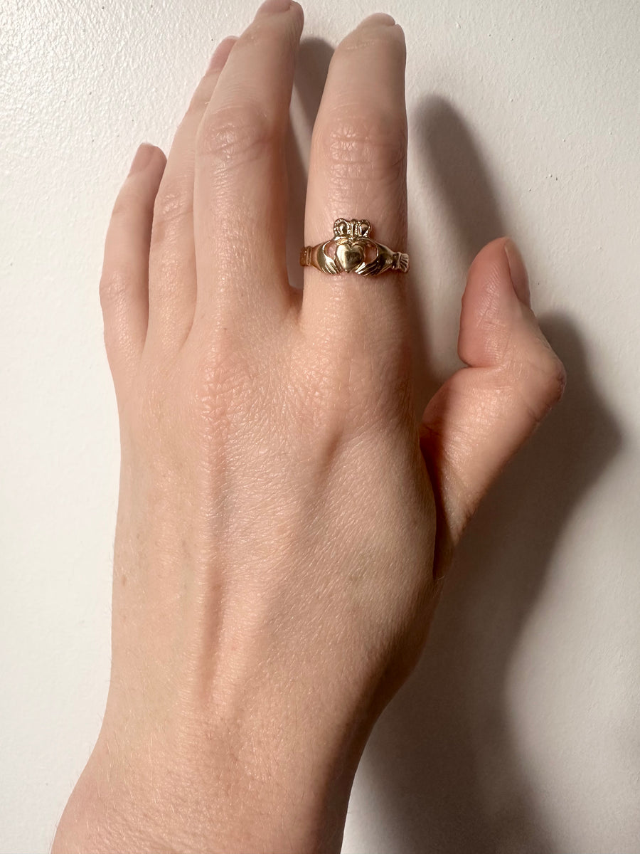 9ct Gold Claddagh Ring