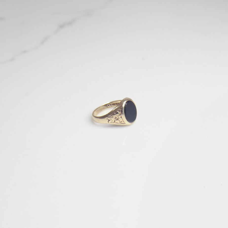 9ct Yellow Gold Onyx Signet Ring